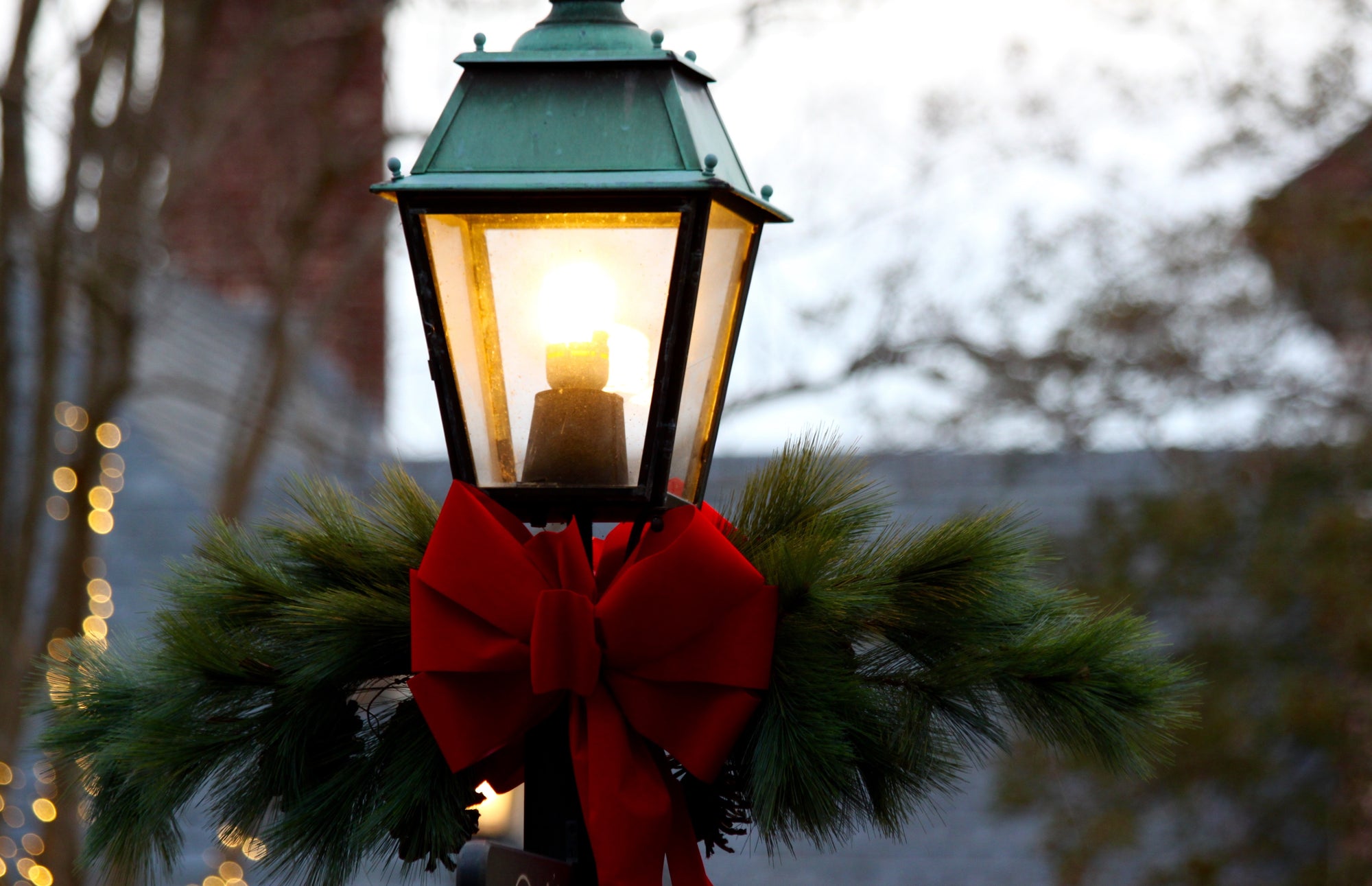 6 Tips For Staying Healthy Through The Winter Holidays